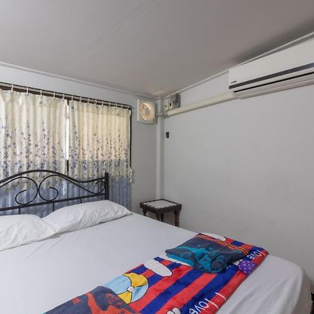 7 Holder Guesthouse Bangkok Buitenkant foto