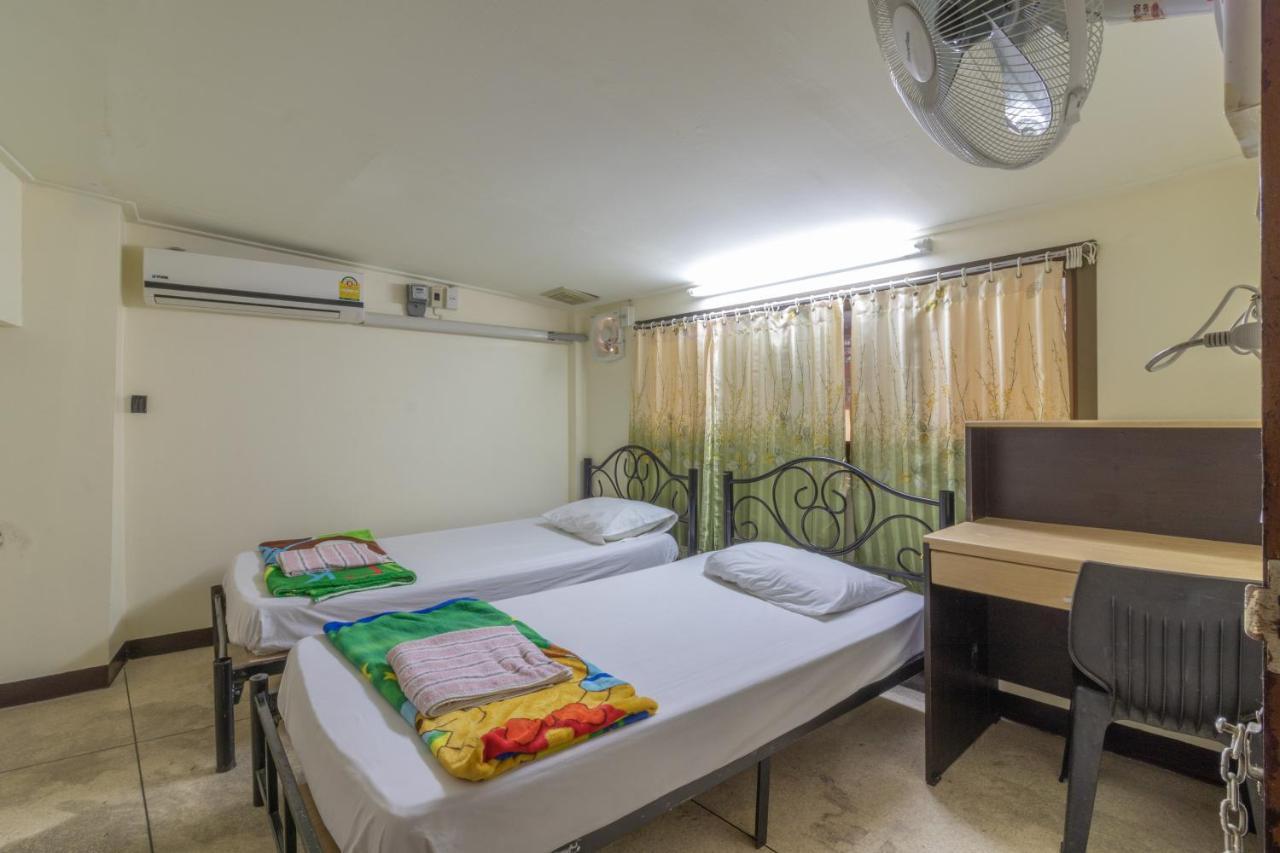 7 Holder Guesthouse Bangkok Buitenkant foto