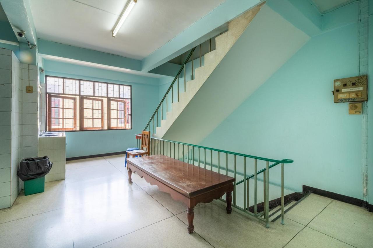 7 Holder Guesthouse Bangkok Buitenkant foto
