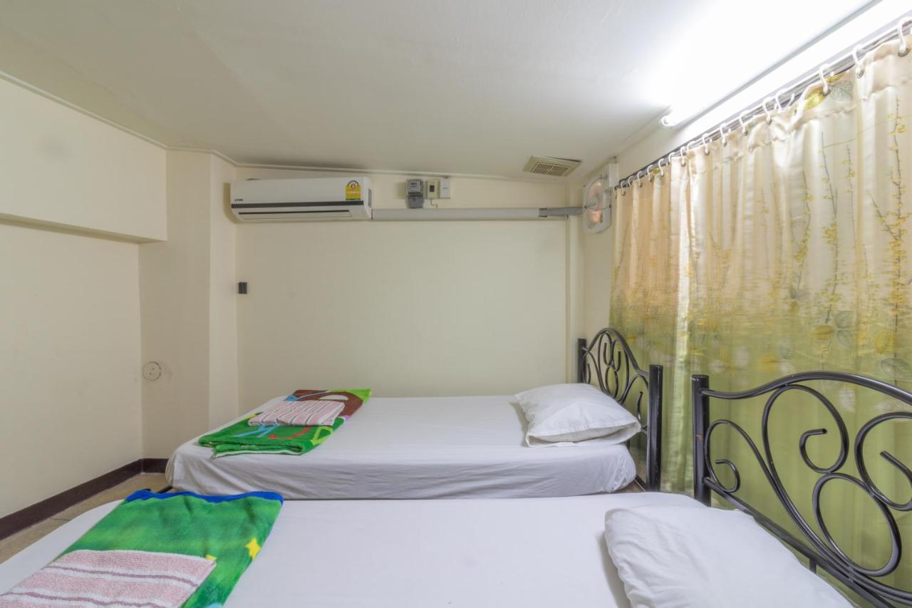 7 Holder Guesthouse Bangkok Buitenkant foto