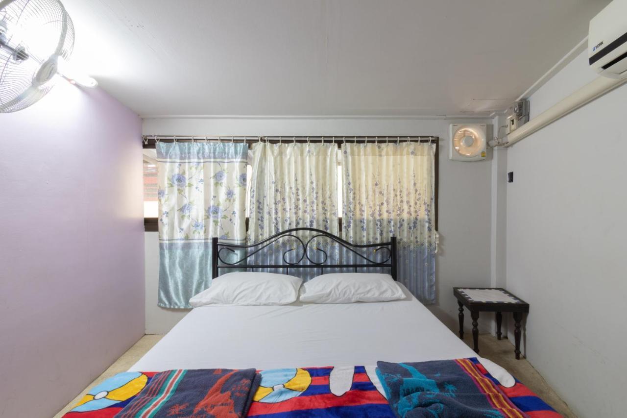 7 Holder Guesthouse Bangkok Buitenkant foto