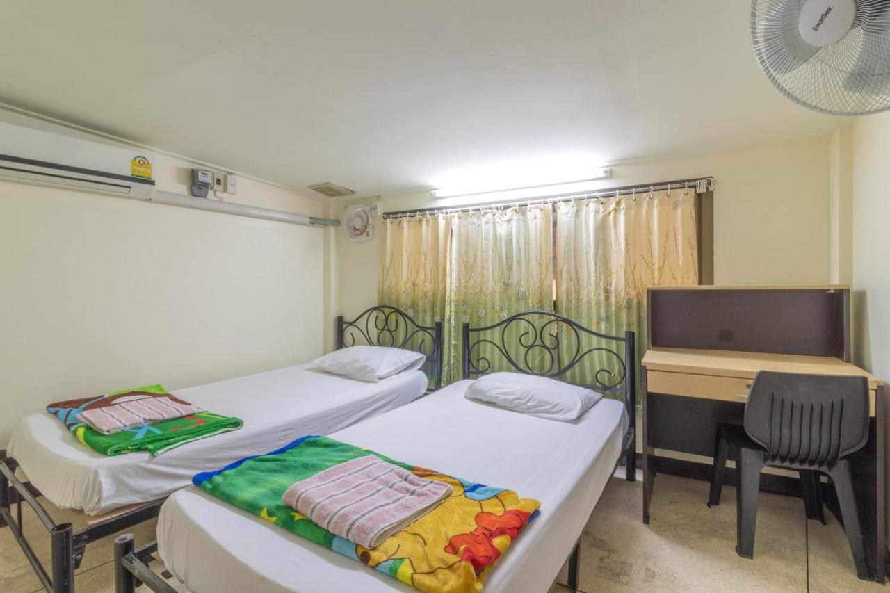 7 Holder Guesthouse Bangkok Buitenkant foto