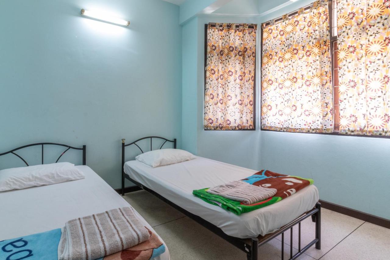 7 Holder Guesthouse Bangkok Buitenkant foto