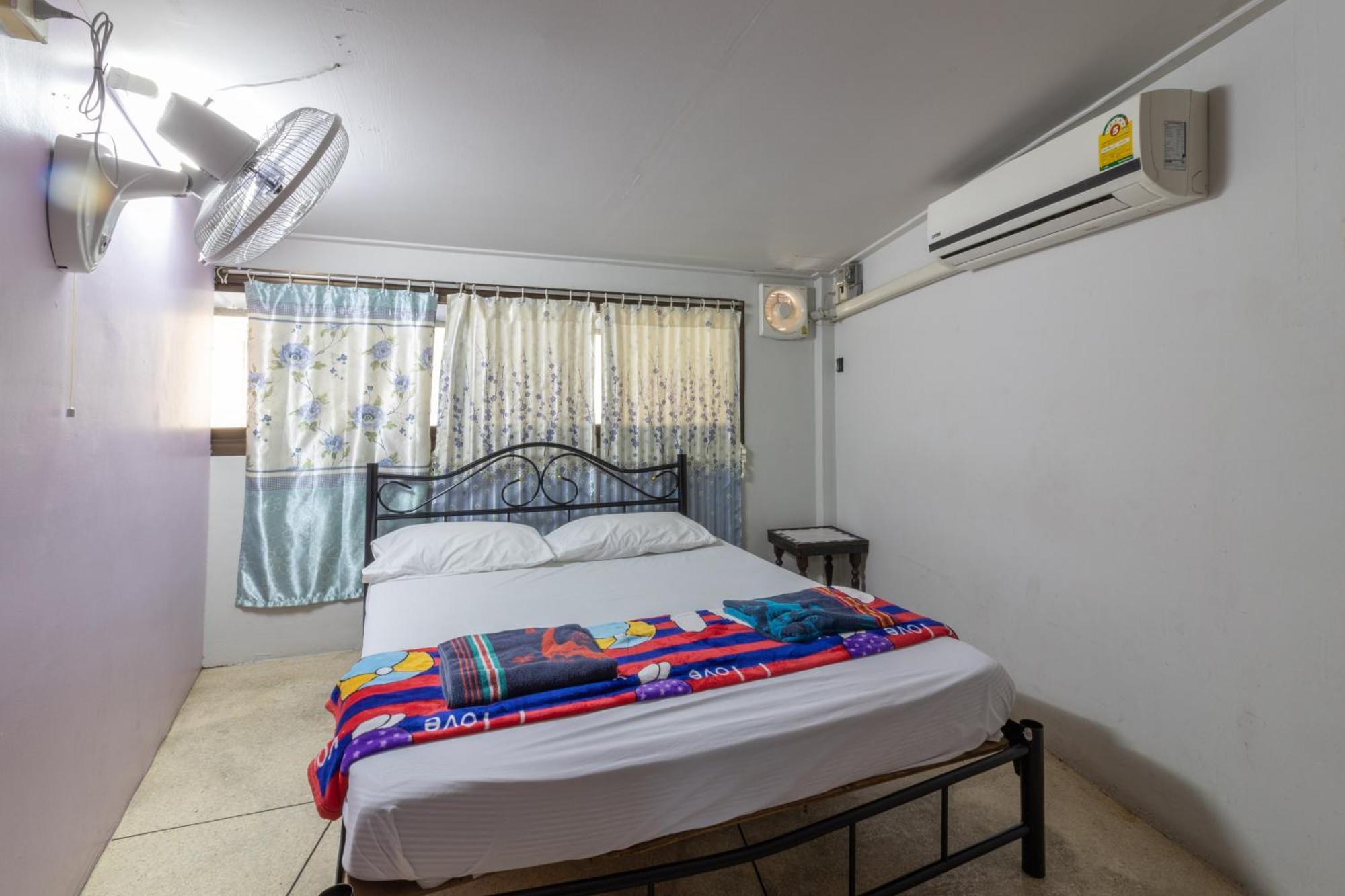 7 Holder Guesthouse Bangkok Buitenkant foto