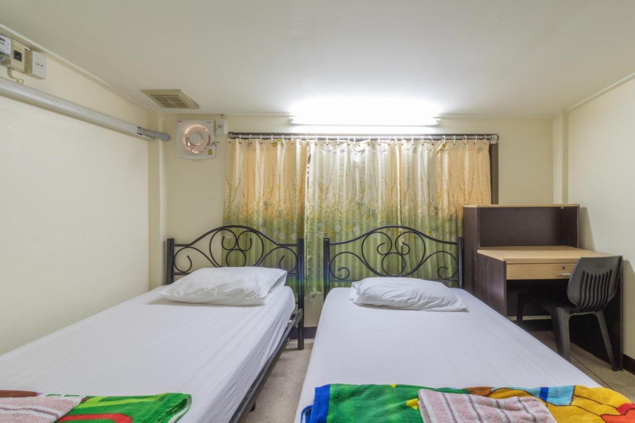 7 Holder Guesthouse Bangkok Buitenkant foto